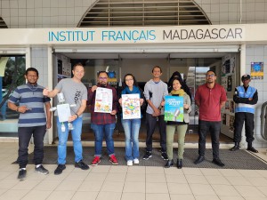 Institut français de Madagascar_sur scène_avec l'équipe_Etienne SIBILLE